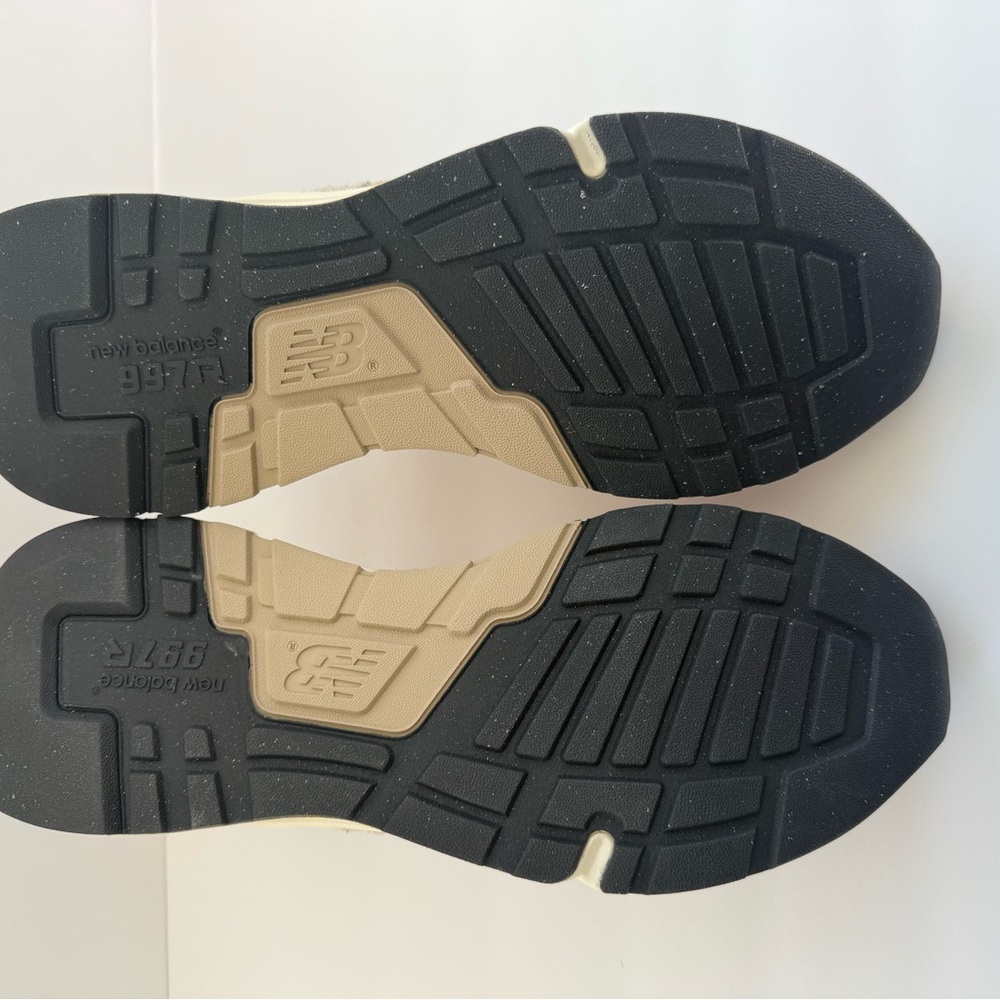 New Balance Men’s 997R Sneakers - Picture 5 of 6